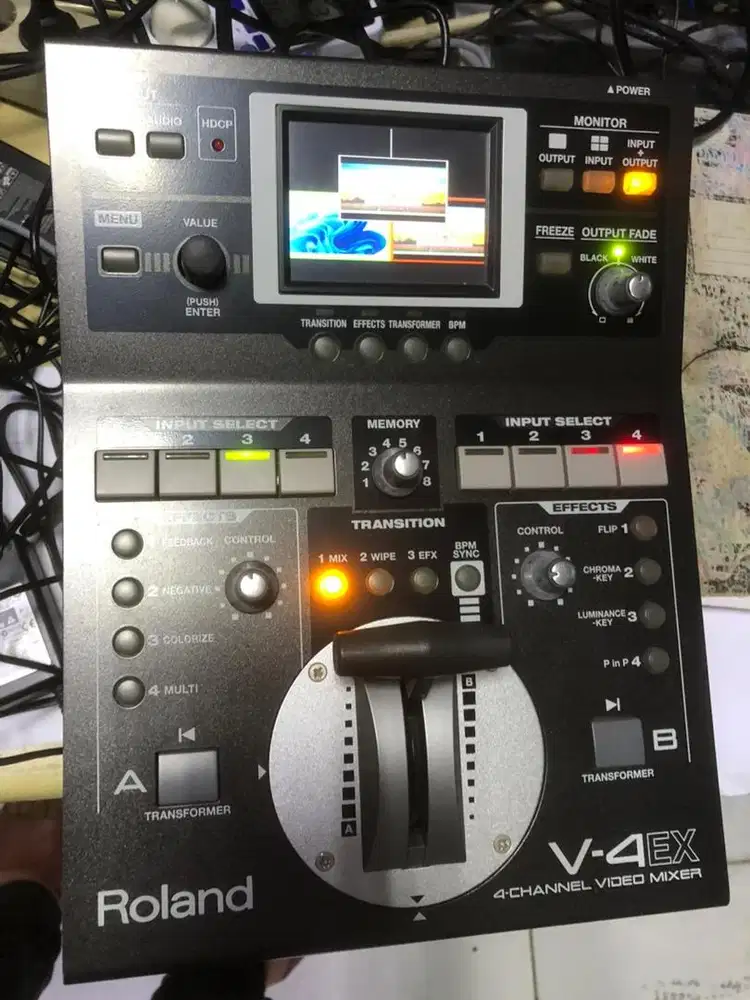 Video Mixer Roland V-4EX masih bagus dan normal siap live streaming
