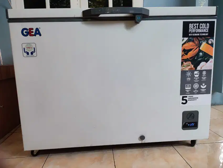Freezer Box Gea 330 liter