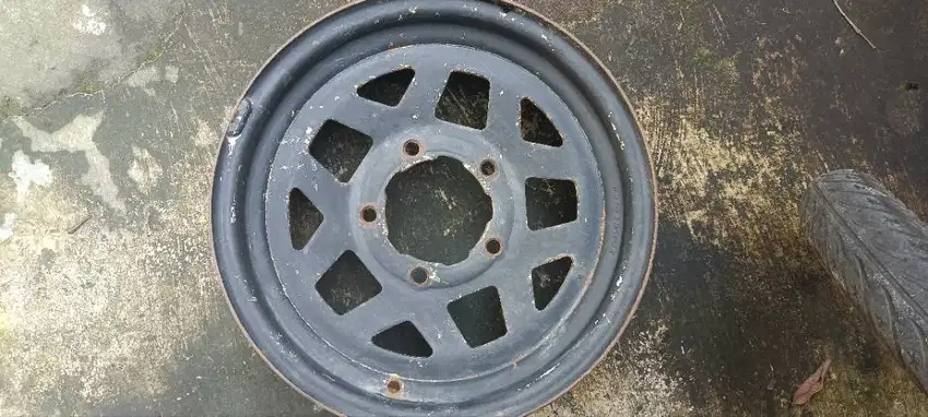 Velg kaleng dua pinggang taft