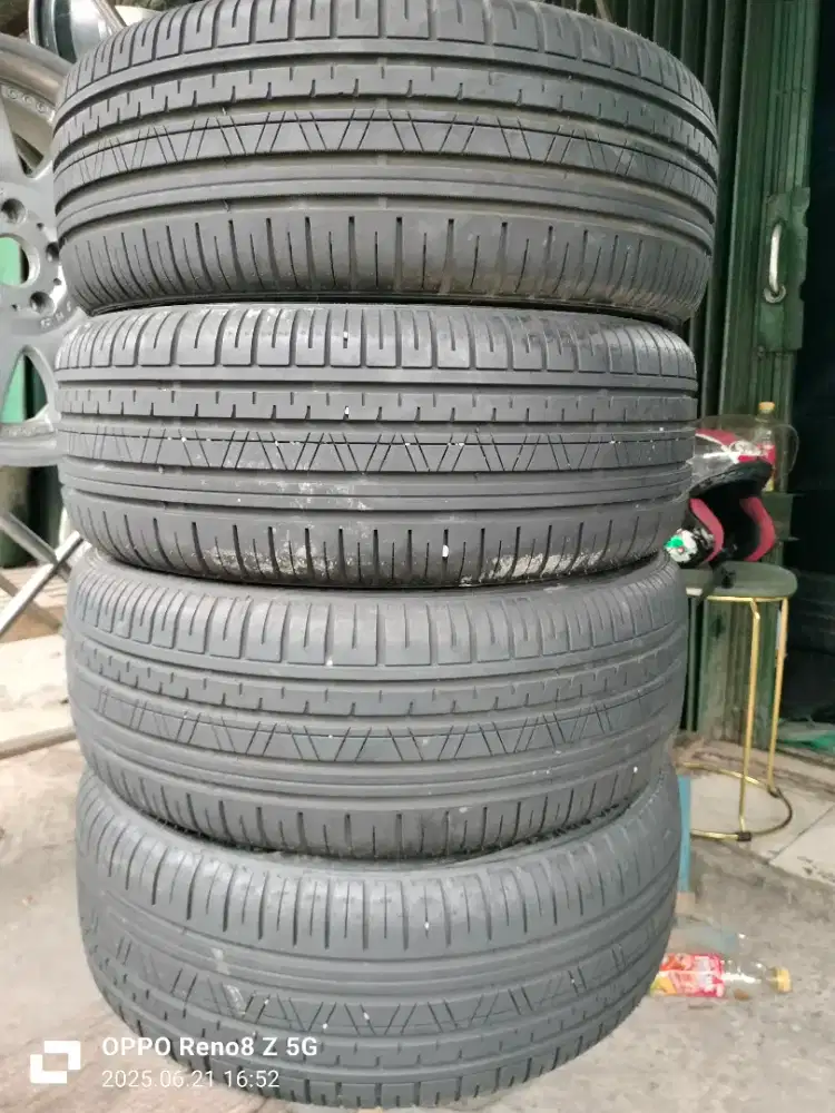 Jual ban copotan mrek zeetek HP1000 ukuran 195 50 R16 kond 90% 4pcs