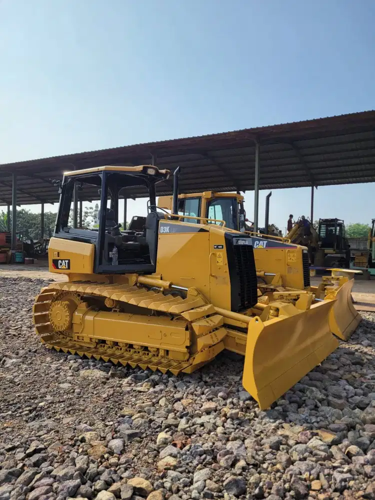 Dozer Bulldozer CAT D3G, D3C, D3K builtup eks Jepang