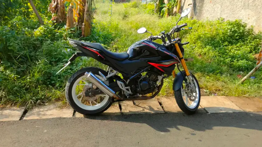 CB150R 2019 lengkap,hidup,mulus,no mines