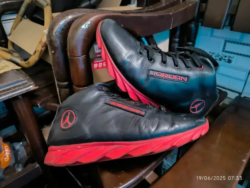 Sepatu Kulit Jordan size 41 harga Pas