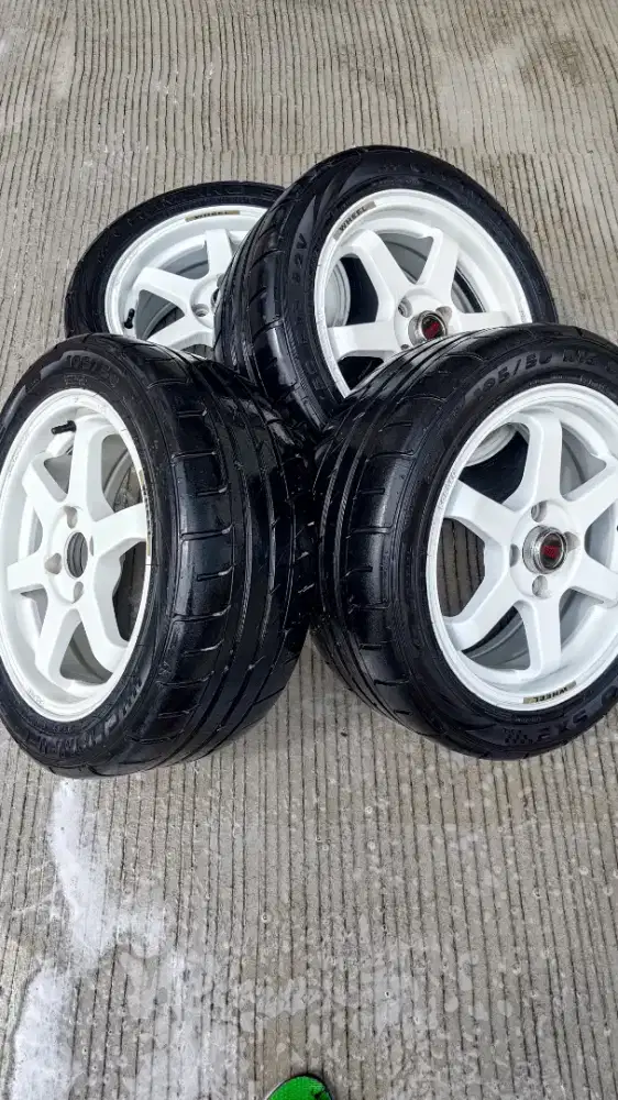 DI JUAL VELG DAN BAN