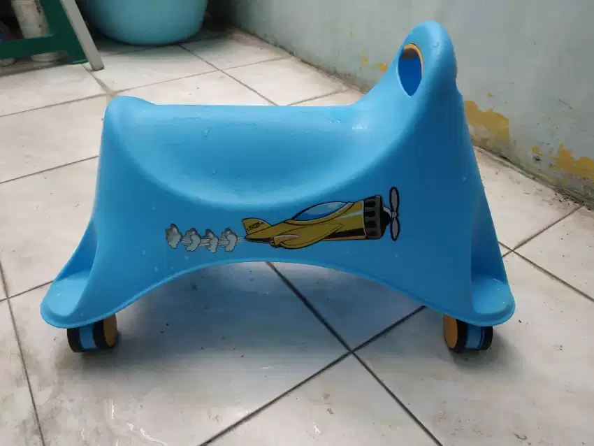 Mainan anak balita dudukan roda utk melatih merangsang bocil berjalan