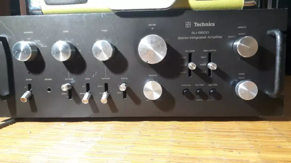 AMPLIFIER TECHNICS SU 8600