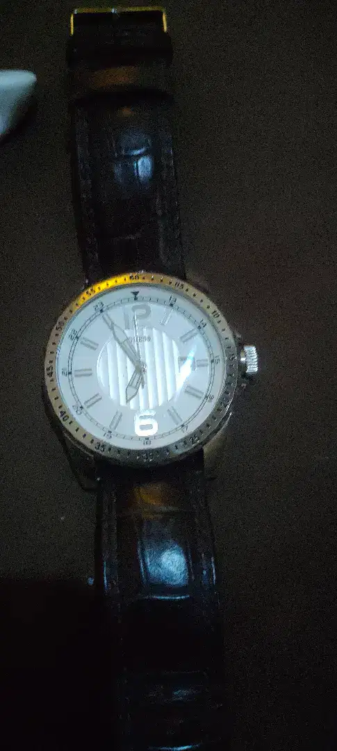 dijual jam tangan guess