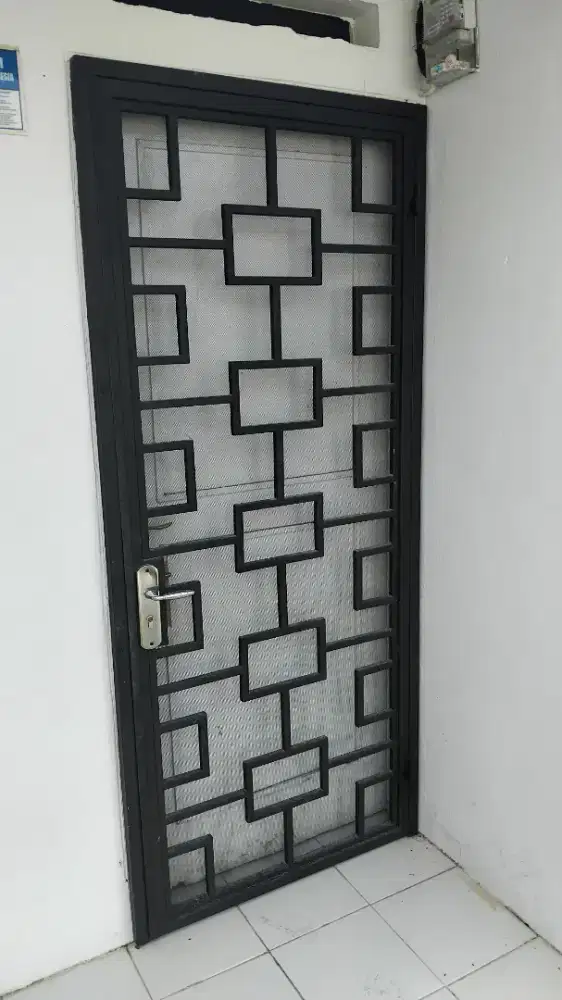 Pintu double/pintu tralis