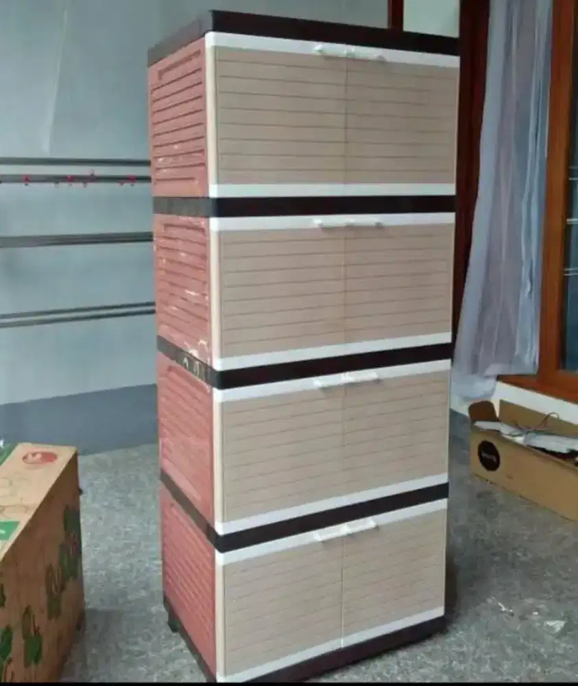 Lemari plastik club jumbo 4 susun