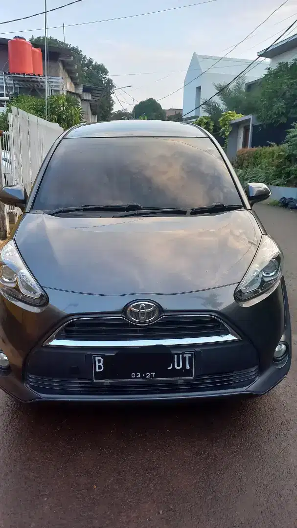 Dijual Toyota Sienta G AT Tahun 2017