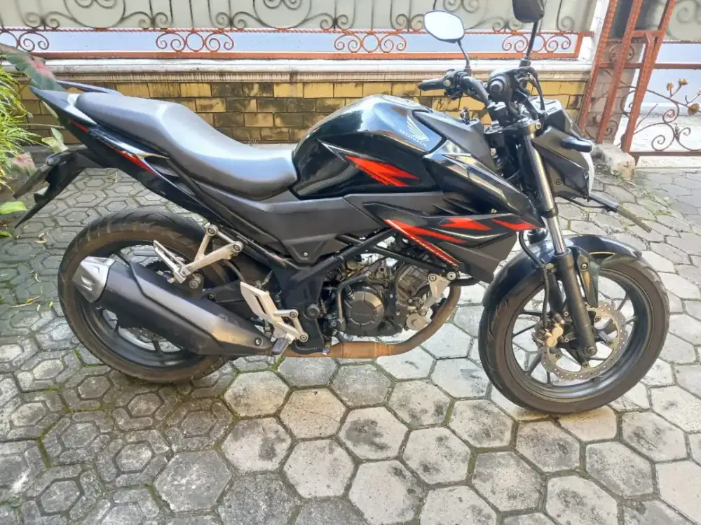 Dijual Honda CB150R 2020 – Kondisi Mulus & Surat Lengkap!