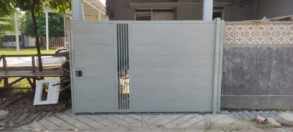 Pintu pagar model kayu