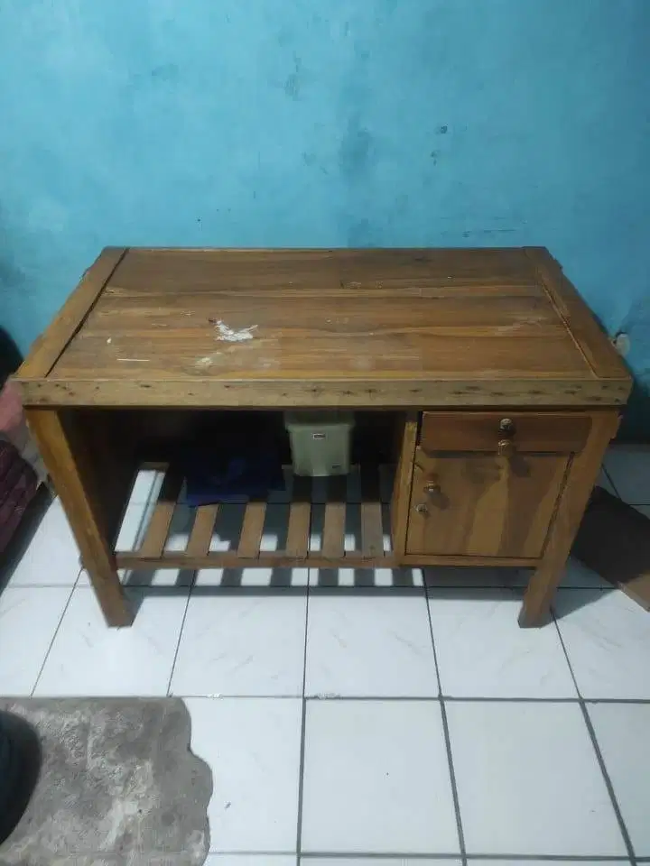Meja Kerja Kayu Standar