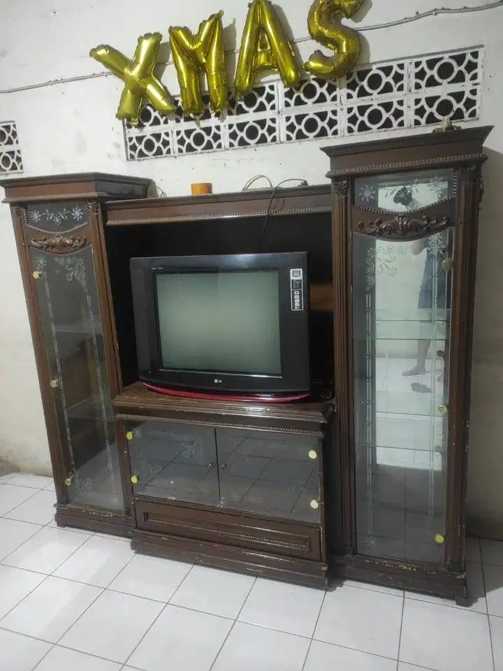 Dijual Lemari Kayu Pajangan / Rak TV Lengkap tempat lampu