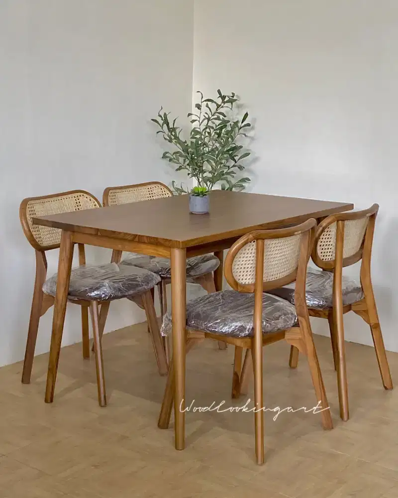 Kursi makan / meja makan