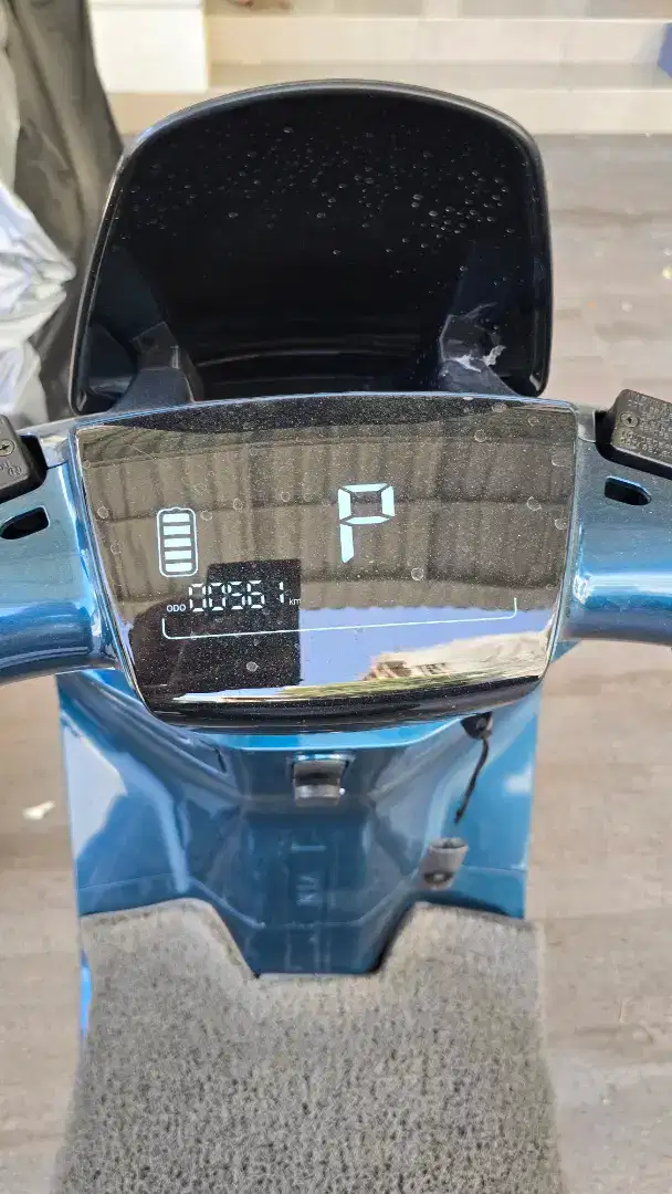 Yadea G6 rare item warna biru