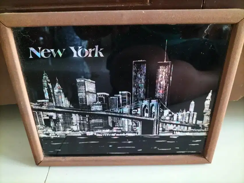 Lukisan Cahaya New York ukuran 26 x 21 cm,