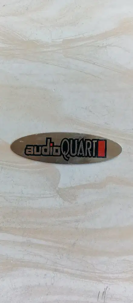 Emblem Logo Audio Quart Bahan dari Alumunium