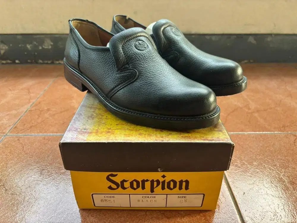 Sepatu Pantofel Kulit Scorpion