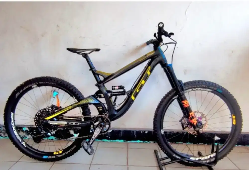 Sepeda GT FURY World Cup DH 27.5 size M