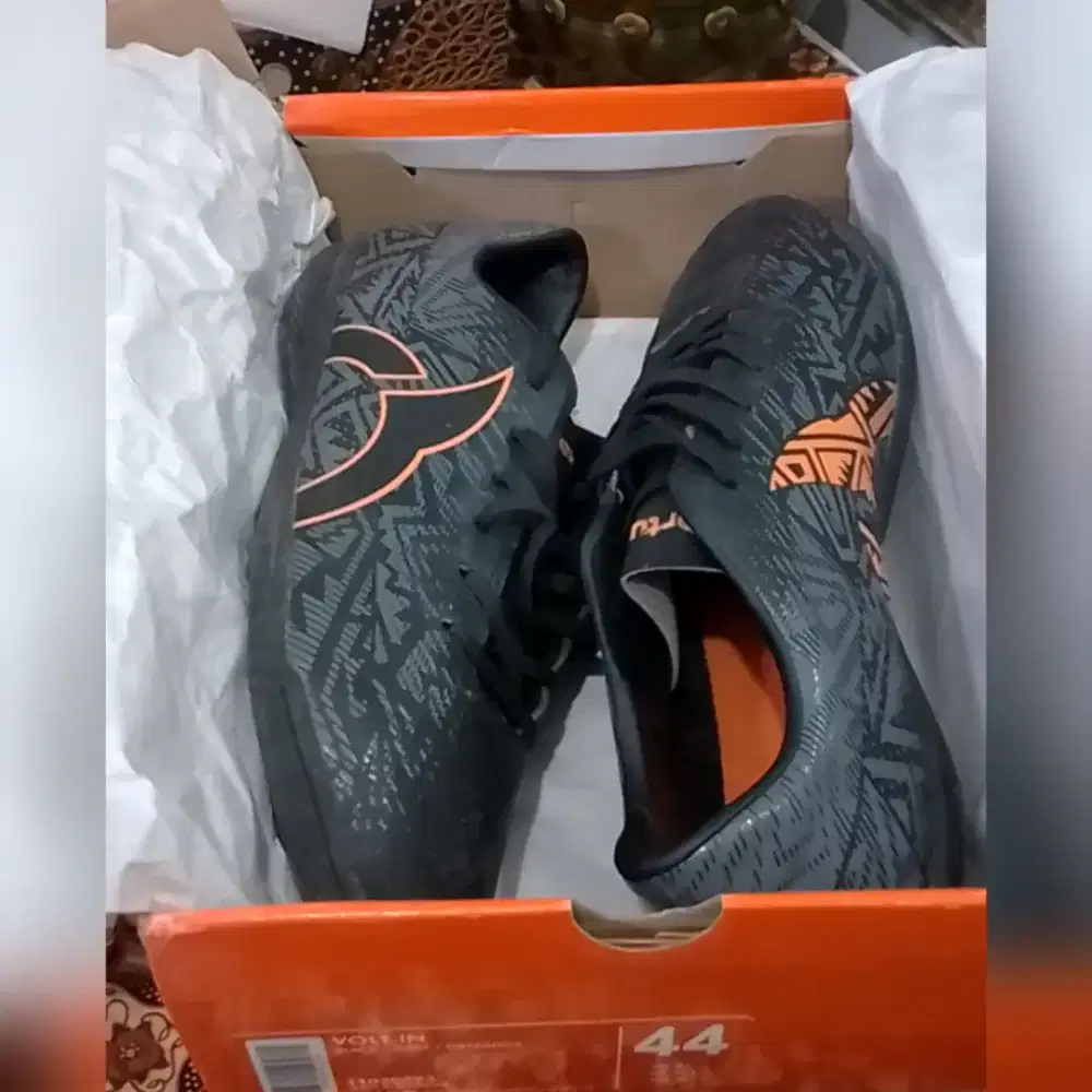 Size 44 sepatu futsal ortuseight original mulus