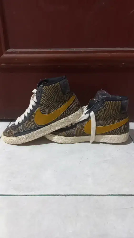 Sepatu Unisex brand Nike