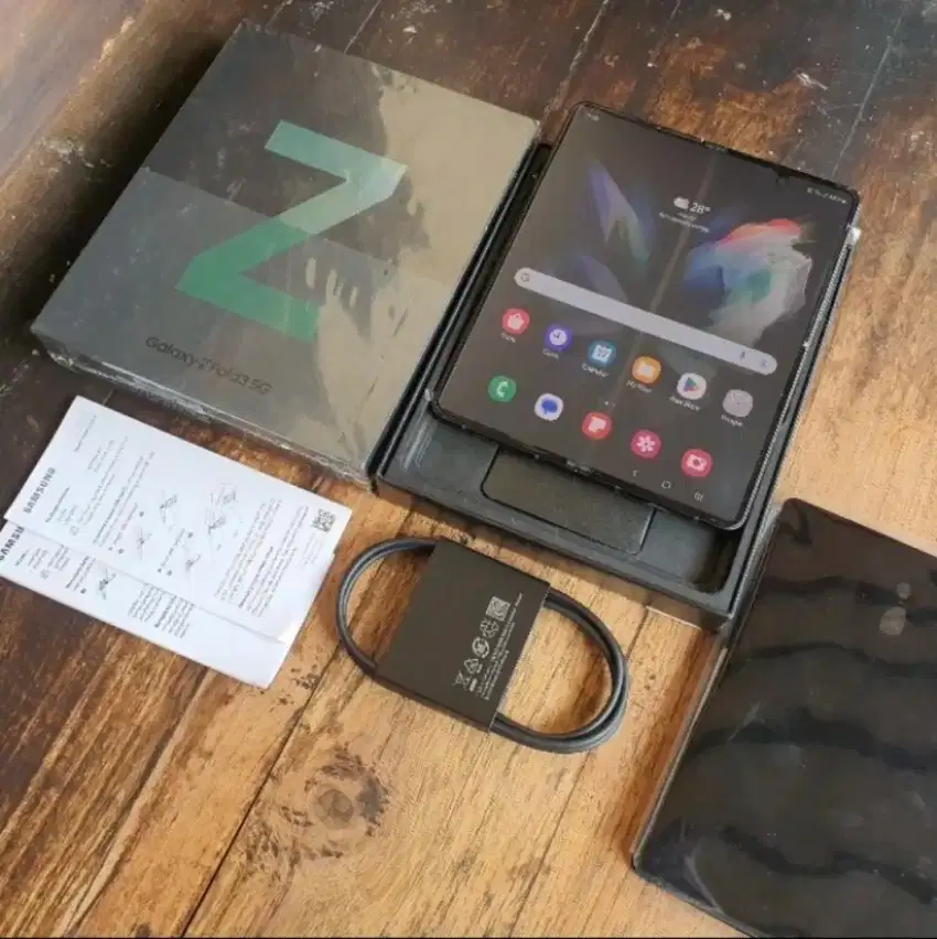 Samsung Z Fold3 5G SEIN + Stylus Ori BH Masih ±95% Galaxy Fold 3