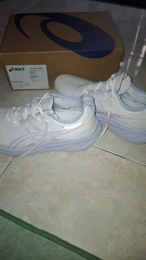 Sepatu lari Asics gel nimbus 26