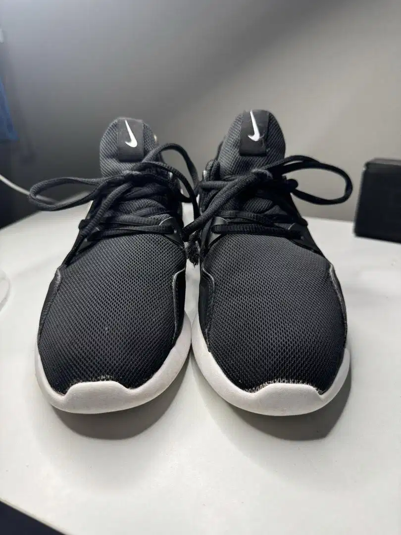 Sepatu Nike Tessen