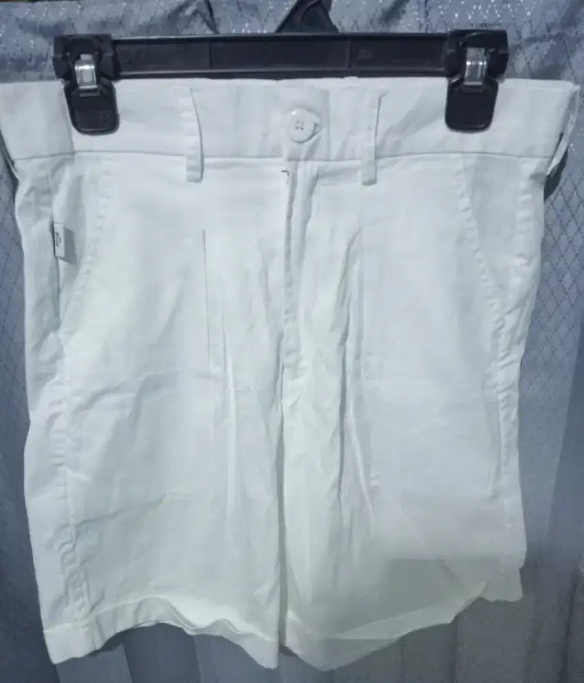 Celana pendek pria baru