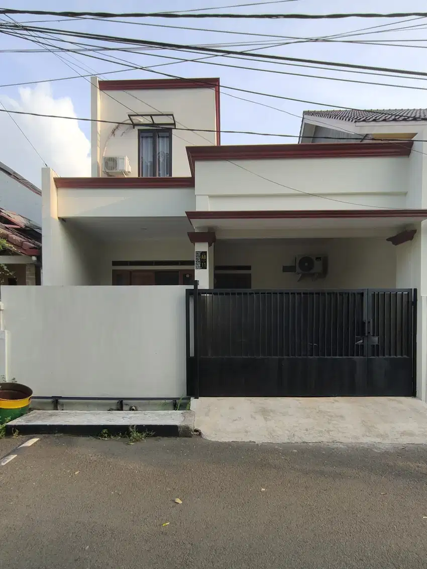 Rumah second dalam komplek di Pondok Bambu Jaktim
