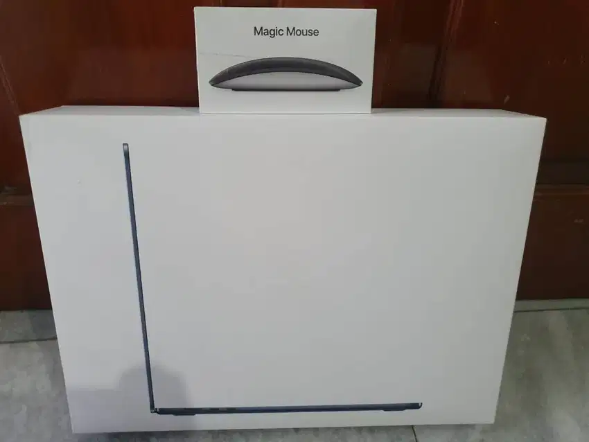 Apple Macbook Air 15 inch M3 8/512GB warna Midnight + Magic Mouse