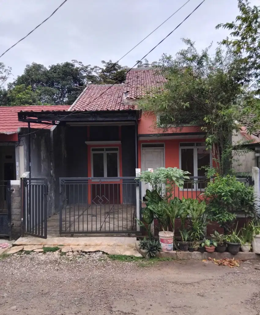 Di jual murah rumah 1.8 km stasiun cilebut