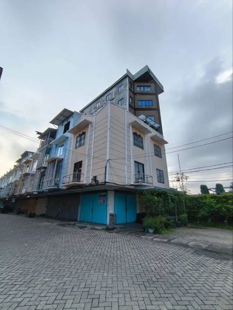 Di jual  Ruko klampis 21 Jl Arif Rahman Hakim  Surabaya timur