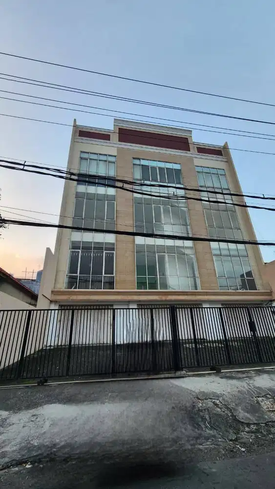 Disewakan Bangunan Komersial  Ex Kantor Pusat Kota SBY Ambengan