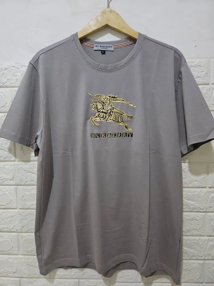 Burberry big logo kaos baju size XL