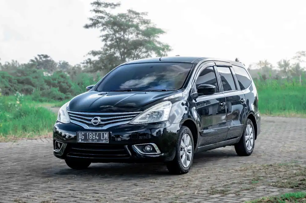 Nissan Grand livina XV AT 2013