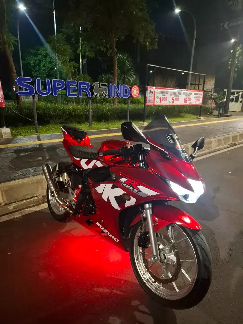 DIJUAL SUZUKI GSX 150R EDISI MO GANTI MATIC