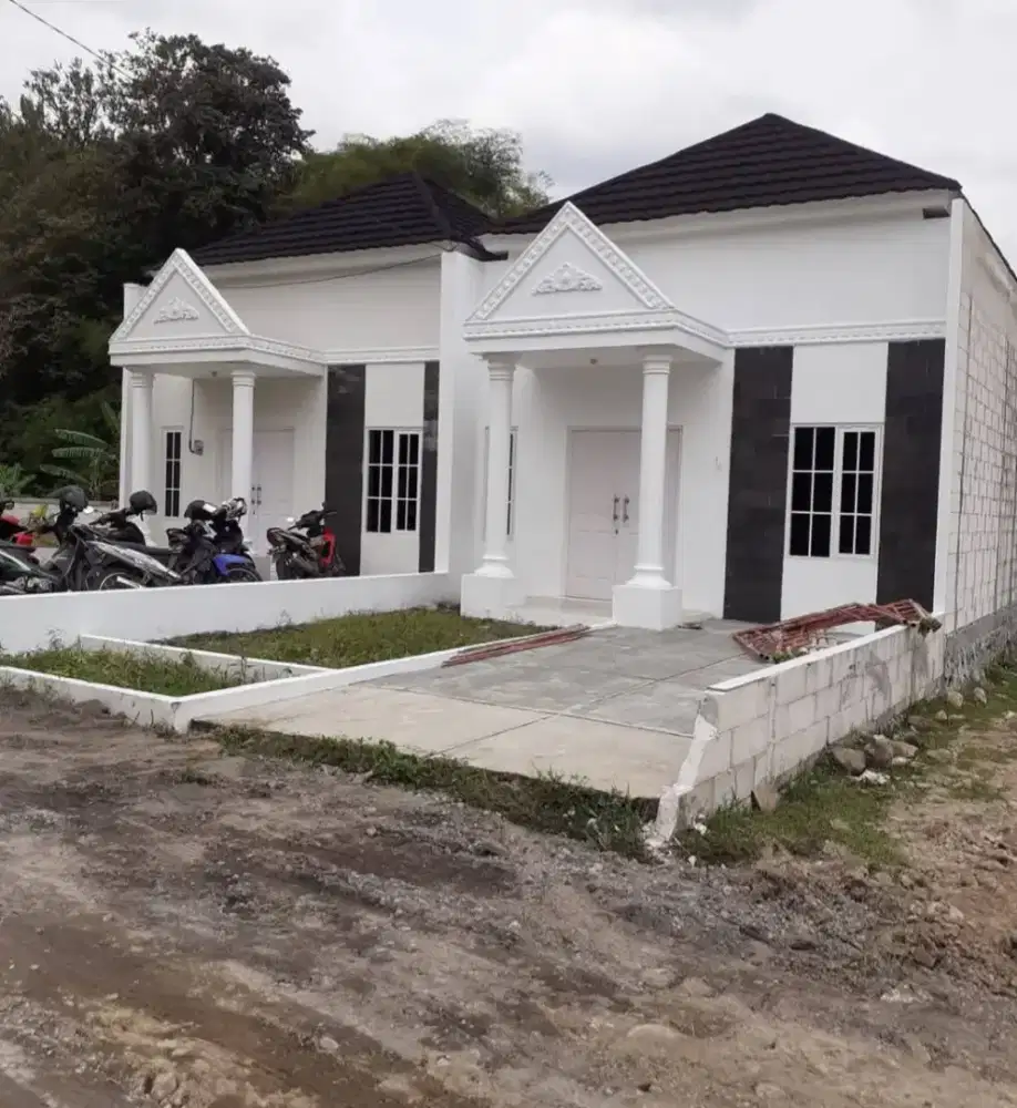 Rumah Nyaman dan Aman di pinggir jalan Mangunharjo