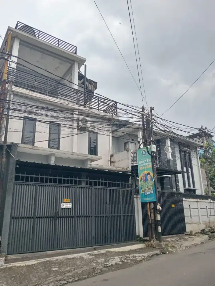 RUMAH 3 RUMAH DEKAT KAMPUS MARANATHA COCOK UNTUK USAHA