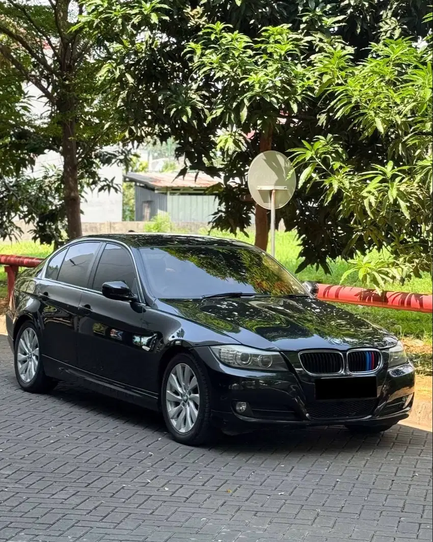 BMW 320i N46 E90 2011 LCi