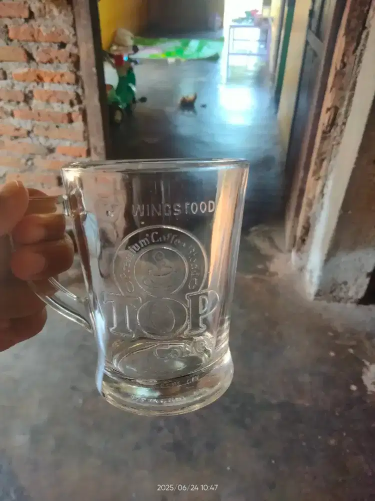Gelas top kopi masih baru