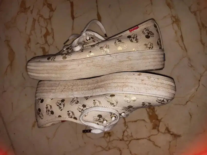 Sepatu keds x minnie mouse size 37 like new