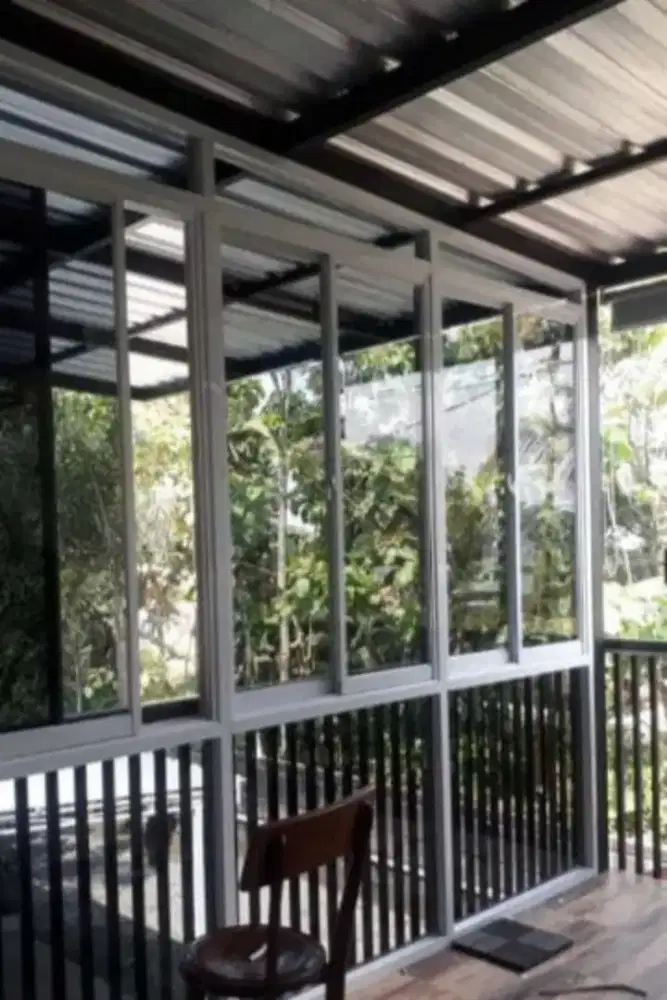 Kusen alumunium dan kaca
