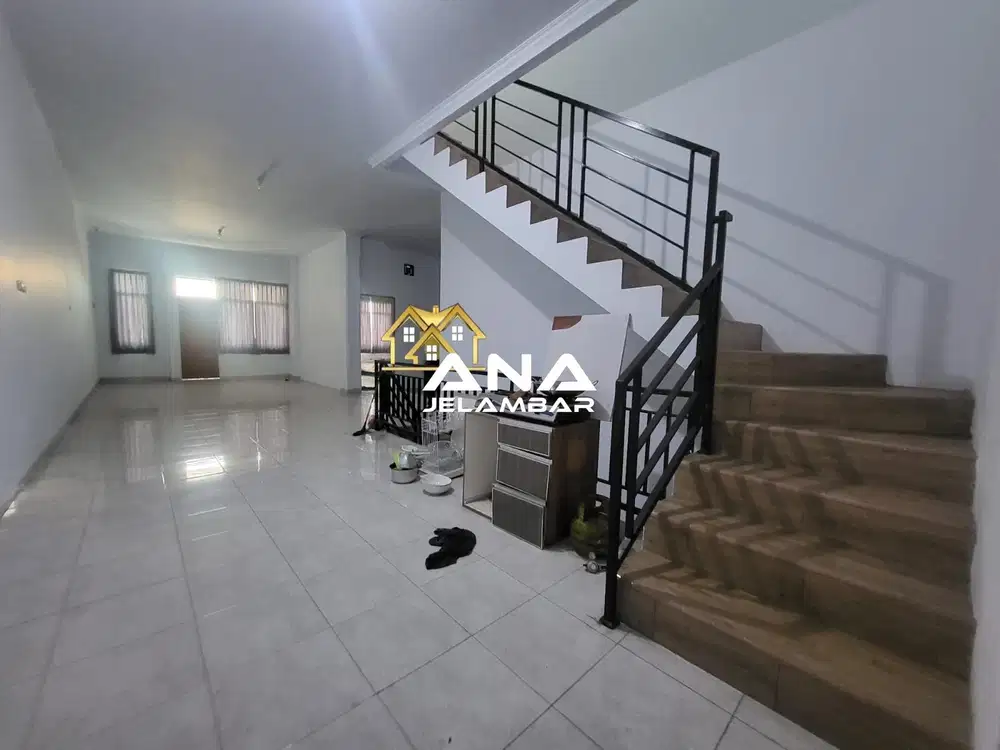 ANA RUMAH GANDENG UK 8X19.5M DI KOMP KAVLING POLRI JELAMBAR