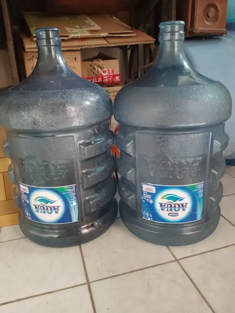 Aqua galon kosong