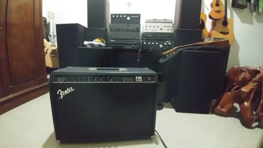 Amply fender 212FM (twin 2x12) backsound fender original