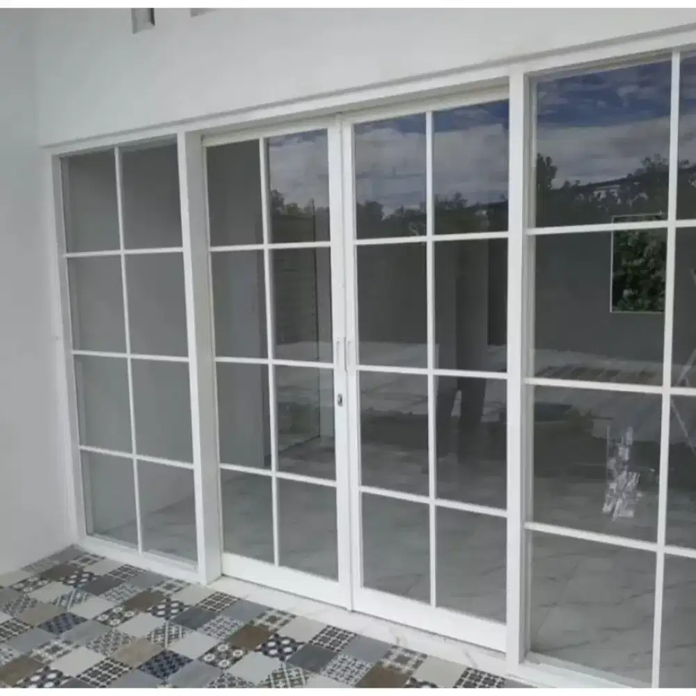 Sekat ruangan Aluminium dan kaca termurah
