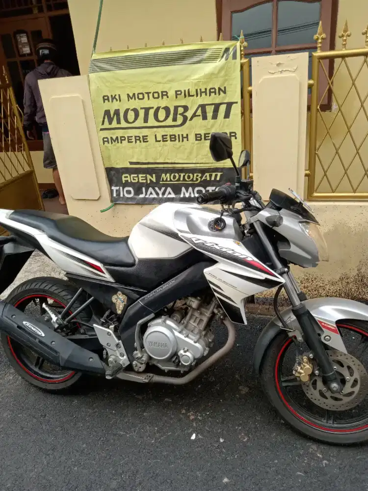 Yamaha Vixion White Pearl 2014 MURAH