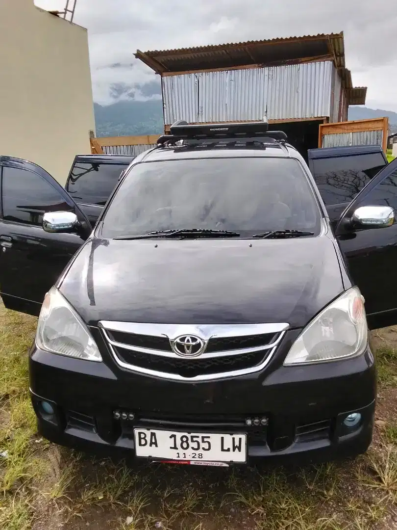 Di jual toyota avanza 2010